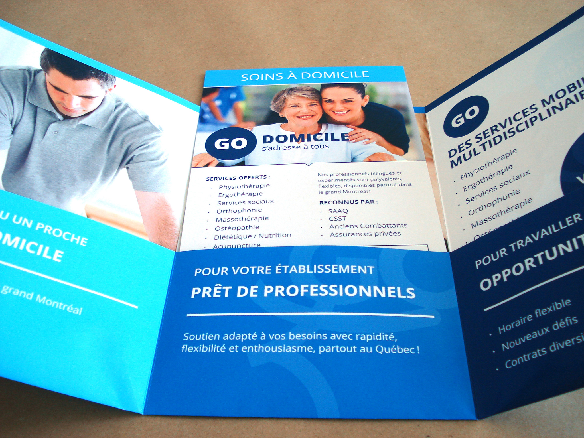 Dépliant-pochette et cartons services de Clinique Go.